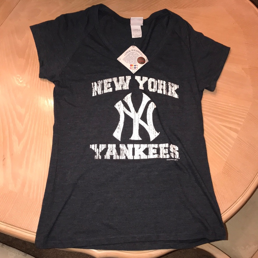 NY Yankees Women’s V neck Top